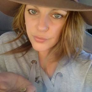 Meet your Posher, Lisa louwho/